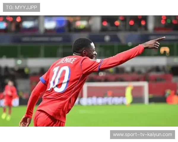 勒阿弗尔客场难撼巴黎，门将屡献神扑难救主