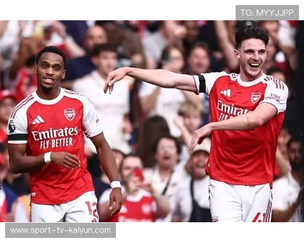 阿森纳客场4-0大胜利兹联，枪手积分榜领先优势巩固